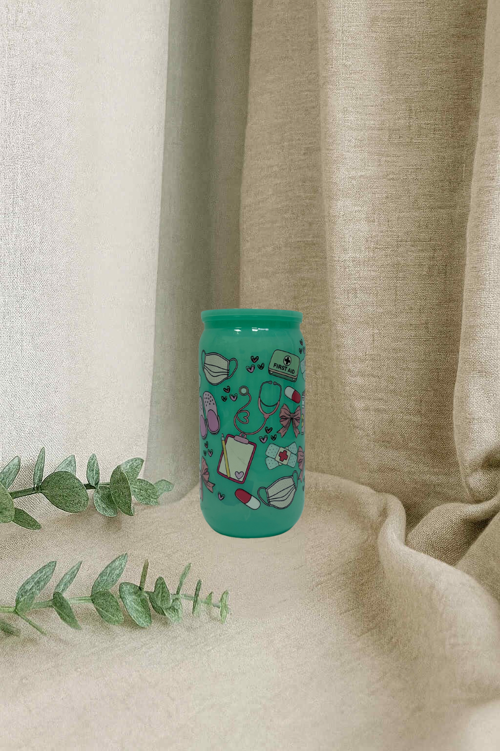 Verre en plastique et embout-infirmières