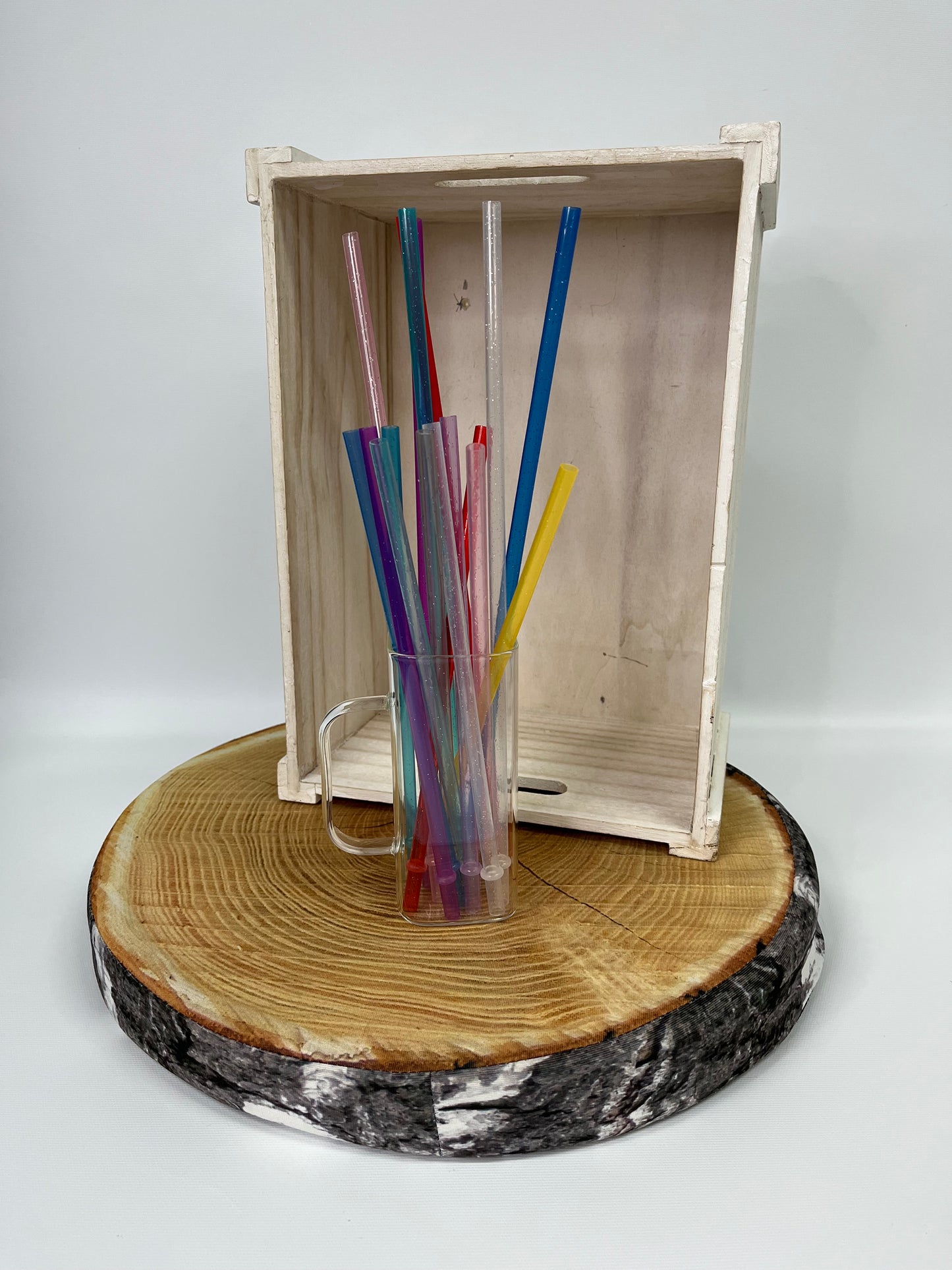 Paille en plastique de couleurs brillants