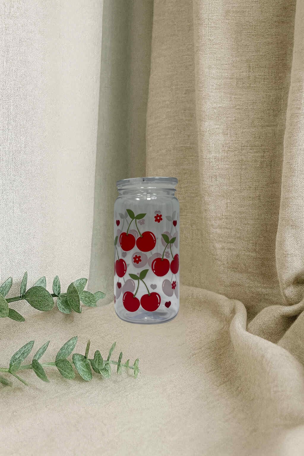 Verre en plastique et embout- cerises
