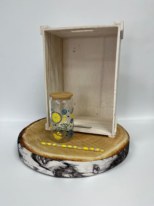 Verre en vitre et paille - citron et bleuet