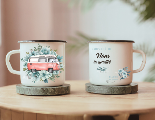 Tasse en émail blanche
